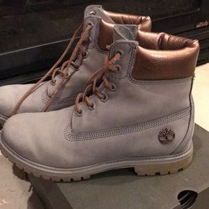Gray with Metallic Women’s size 9